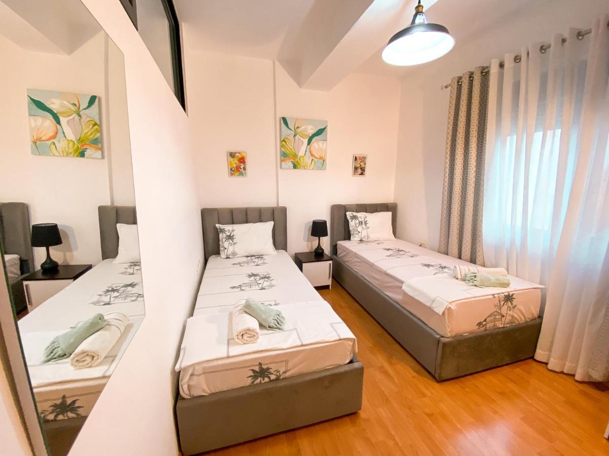 Tirana Views Apartment - Comfy & Spacious Buitenkant foto