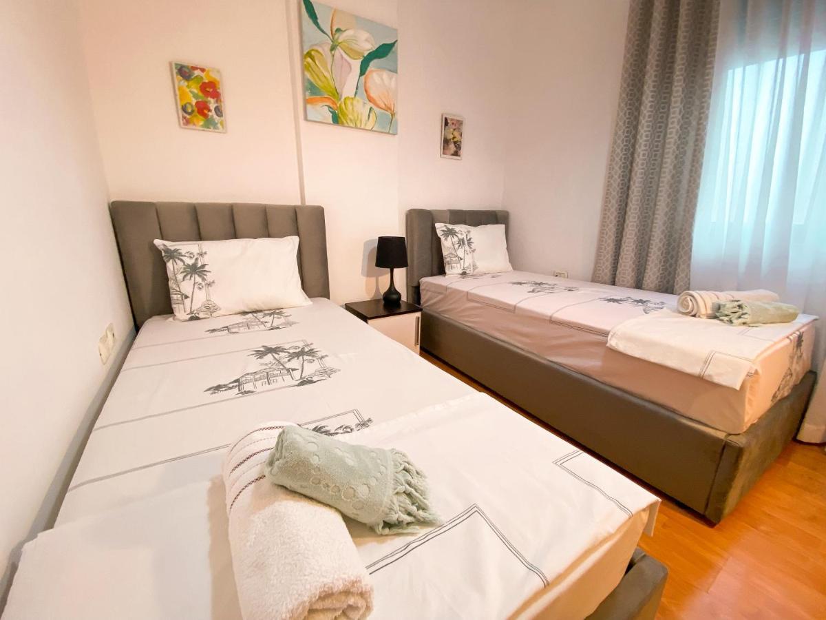 Tirana Views Apartment - Comfy & Spacious Buitenkant foto